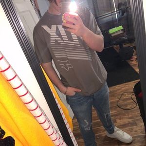 Men’s Gray Fox tee